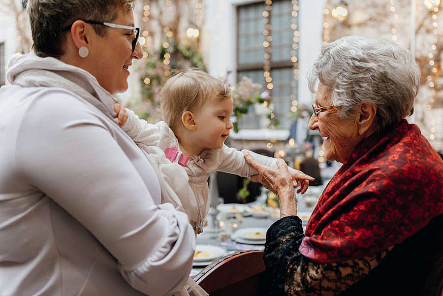 ślub na zamku, slub w plenerze, wesele na zamku, reportaz slubny, fotografia slubna, fotografa slubna warszawa, panna mloda, nietuzinkowy slub