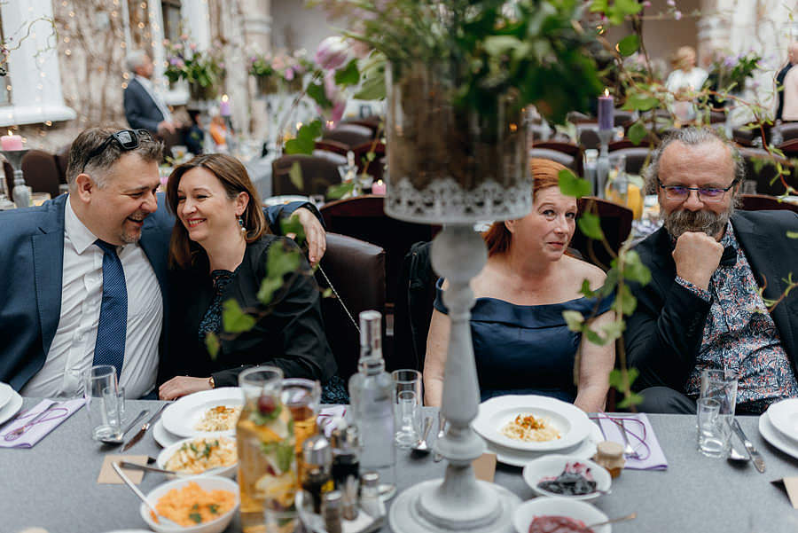 ślub na zamku, slub w plenerze, wesele na zamku, reportaz slubny, fotografia slubna, fotografa slubna warszawa, panna mloda, nietuzinkowy slub