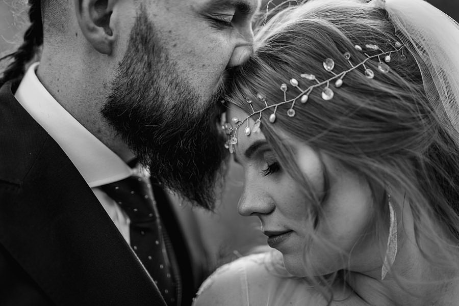 ślub na zamku, slub w plenerze, wesele na zamku, reportaz slubny, fotografia slubna, fotografa slubna warszawa, panna mloda, nietuzinkowy slub