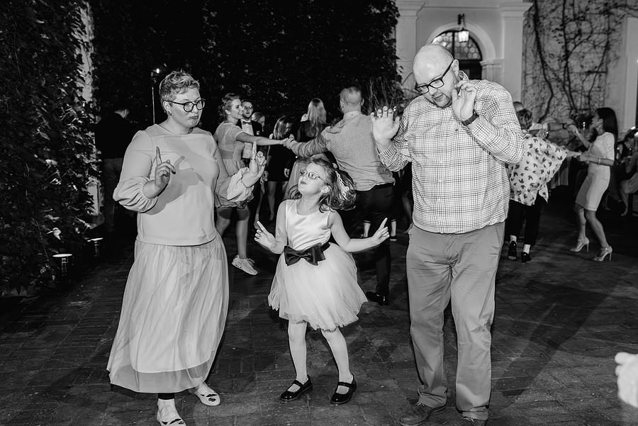 ślub na zamku, slub w plenerze, wesele na zamku, reportaz slubny, fotografia slubna, fotografa slubna warszawa, panna mloda, nietuzinkowy slub