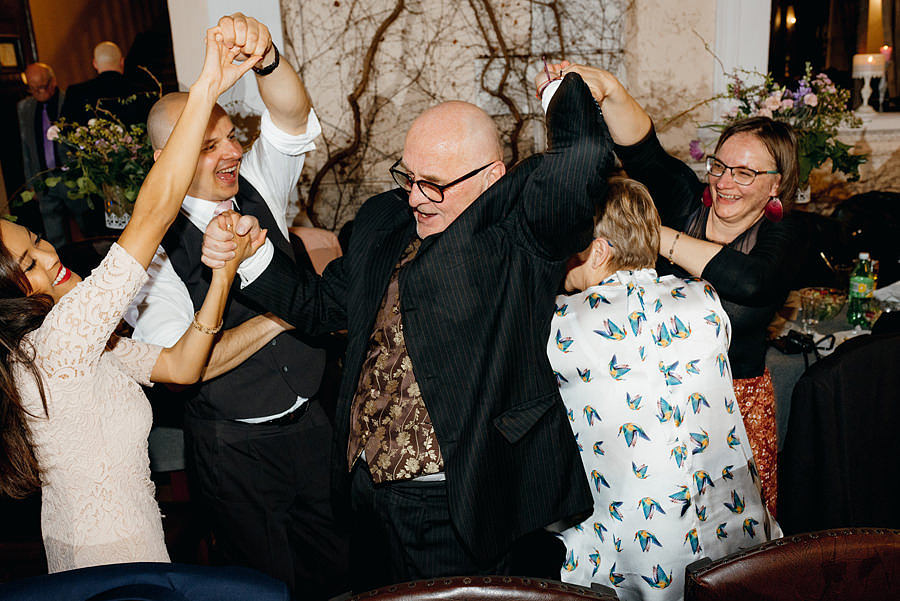 ślub na zamku, slub w plenerze, wesele na zamku, reportaz slubny, fotografia slubna, fotografa slubna warszawa, panna mloda, nietuzinkowy slub