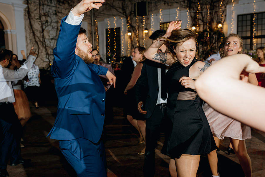 ślub na zamku, slub w plenerze, wesele na zamku, reportaz slubny, fotografia slubna, fotografa slubna warszawa, panna mloda, nietuzinkowy slub