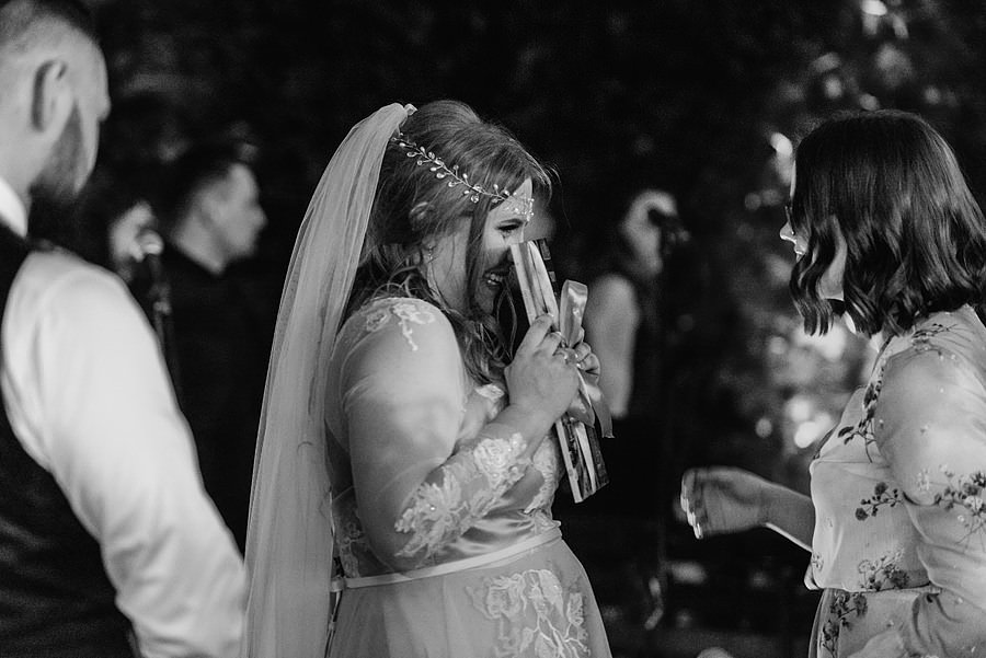 ślub na zamku, slub w plenerze, wesele na zamku, reportaz slubny, fotografia slubna, fotografa slubna warszawa, panna mloda, nietuzinkowy slub