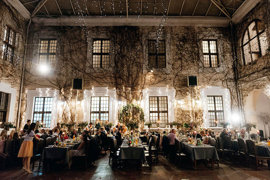 ślub na zamku, slub w plenerze, wesele na zamku, reportaz slubny, fotografia slubna, fotografa slubna warszawa, panna mloda, nietuzinkowy slub