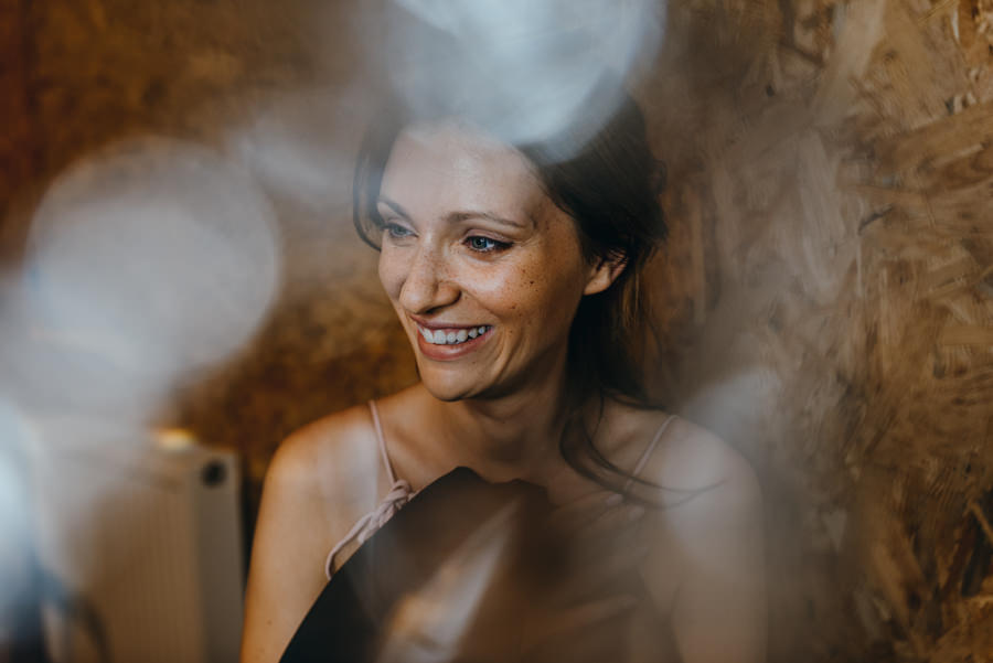 przygotowania panny młodej, stodoła wszystkich świętych