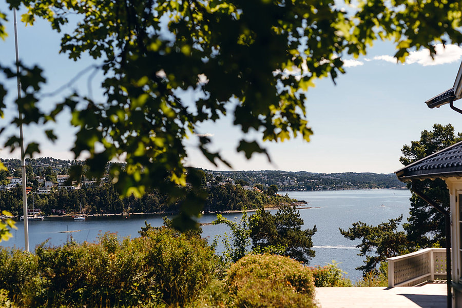 ślub w Norwegii, wesele w Norwegii, ślub w starym kościele, fotografia ślubna Norwegia, zagraniczny ślub, ślub za granicą, lmfoto, zdjecia ślubne, zagraniczna para młoda