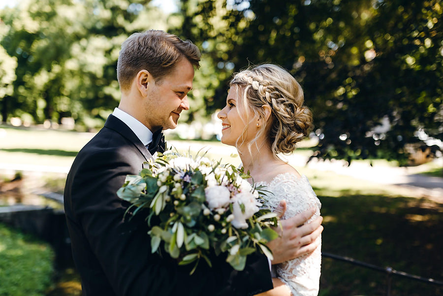 ślub w Norwegii, wesele w Norwegii, ślub w starym kościele, fotografia ślubna Norwegia, zagraniczny ślub, ślub za granicą, lmfoto, zdjecia ślubne, zagraniczna para młoda