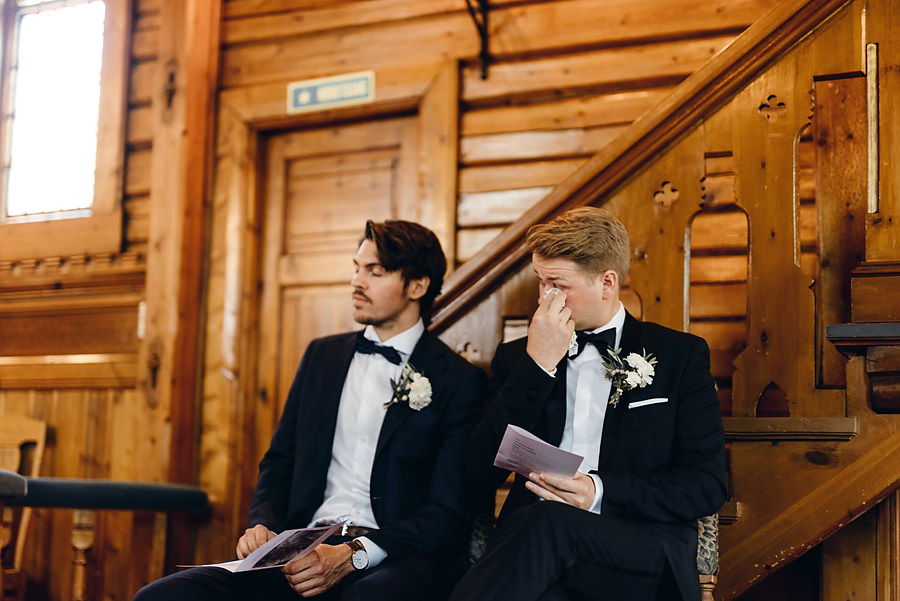 ślub w Norwegii, wesele w Norwegii, ślub w starym kościele, fotografia ślubna Norwegia, zagraniczny ślub, ślub za granicą, lmfoto, zdjecia ślubne, zagraniczna para młoda