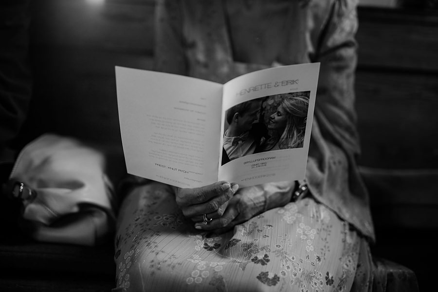 ślub w Norwegii, wesele w Norwegii, ślub w starym kościele, fotografia ślubna Norwegia, zagraniczny ślub, ślub za granicą, lmfoto, zdjecia ślubne, zagraniczna para młoda