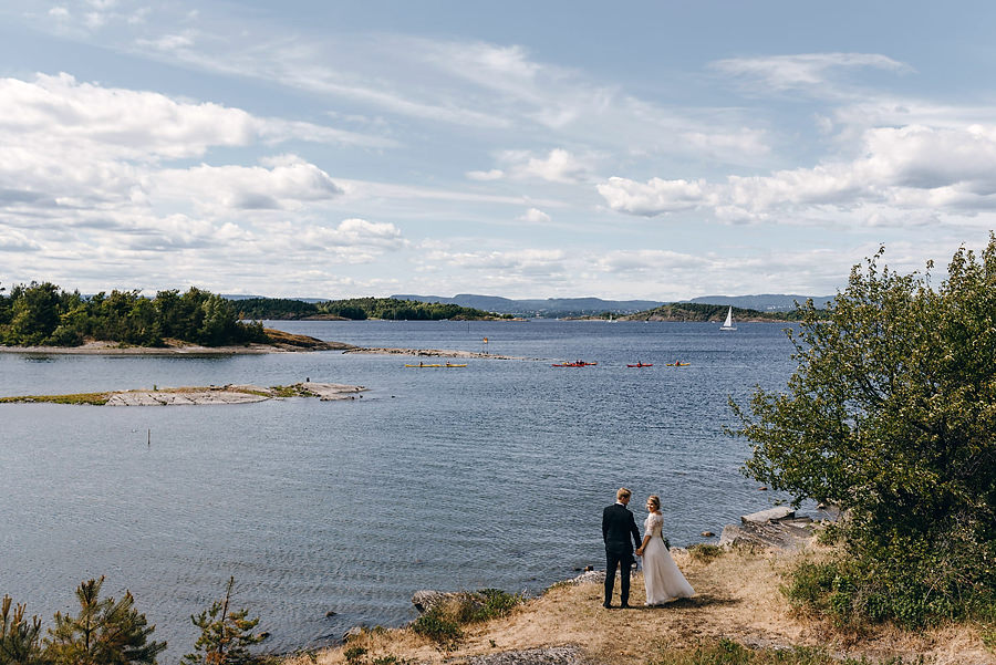 ślub w Norwegii, wesele w Norwegii, ślub w starym kościele, fotografia ślubna Norwegia, zagraniczny ślub, ślub za granicą, lmfoto, zdjecia ślubne, zagraniczna para młoda