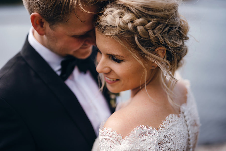 ślub w Norwegii, wesele w Norwegii, ślub w starym kościele, fotografia ślubna Norwegia, zagraniczny ślub, ślub za granicą, lmfoto, zdjecia ślubne, zagraniczna para młoda