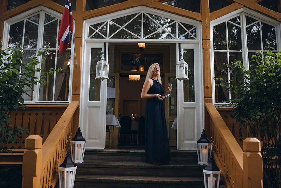 ślub w Norwegii, wesele w Norwegii, ślub w starym kościele, fotografia ślubna Norwegia, zagraniczny ślub, ślub za granicą, lmfoto, zdjecia ślubne, zagraniczna para młoda