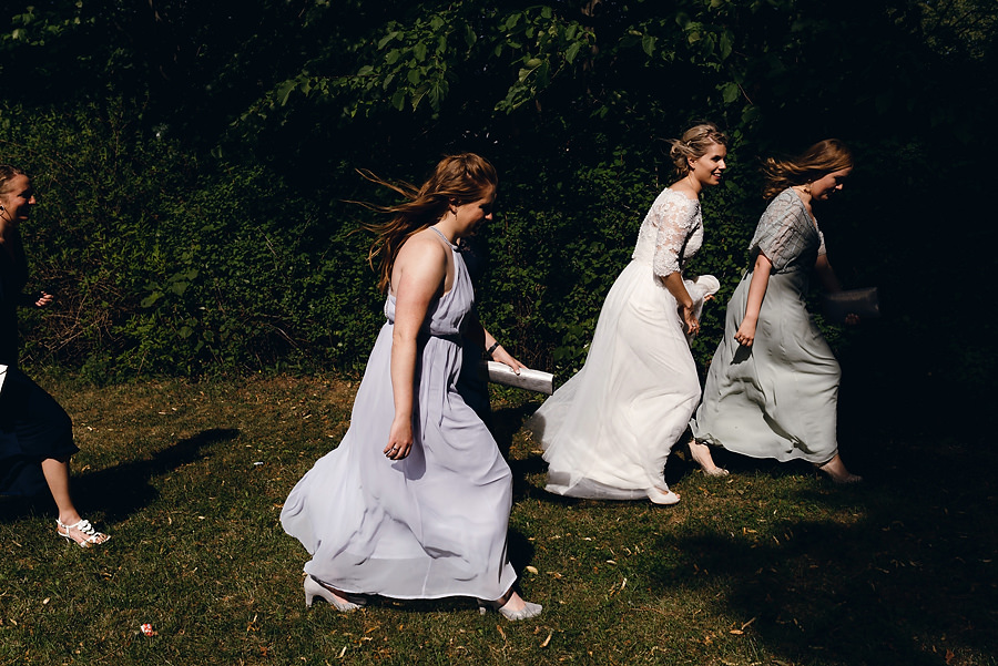 ślub w Norwegii, wesele w Norwegii, ślub w starym kościele, fotografia ślubna Norwegia, zagraniczny ślub, ślub za granicą, lmfoto, zdjecia ślubne, zagraniczna para młoda