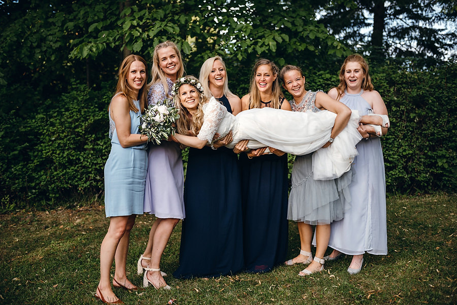 ślub w Norwegii, wesele w Norwegii, ślub w starym kościele, fotografia ślubna Norwegia, zagraniczny ślub, ślub za granicą, lmfoto, zdjecia ślubne, zagraniczna para młoda