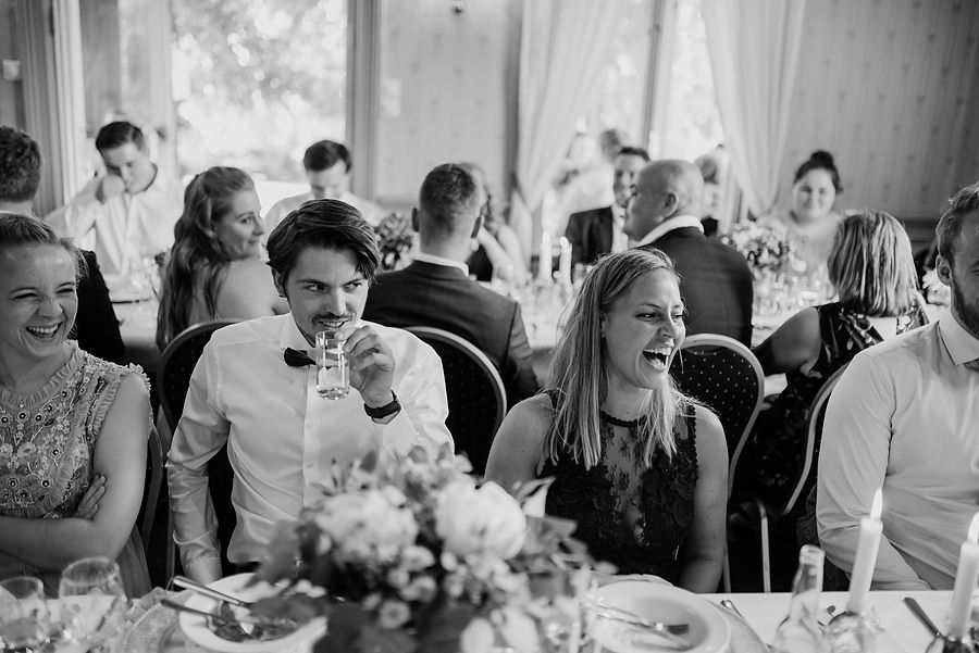 ślub w Norwegii, wesele w Norwegii, ślub w starym kościele, fotografia ślubna Norwegia, zagraniczny ślub, ślub za granicą, lmfoto, zdjecia ślubne, zagraniczna para młoda