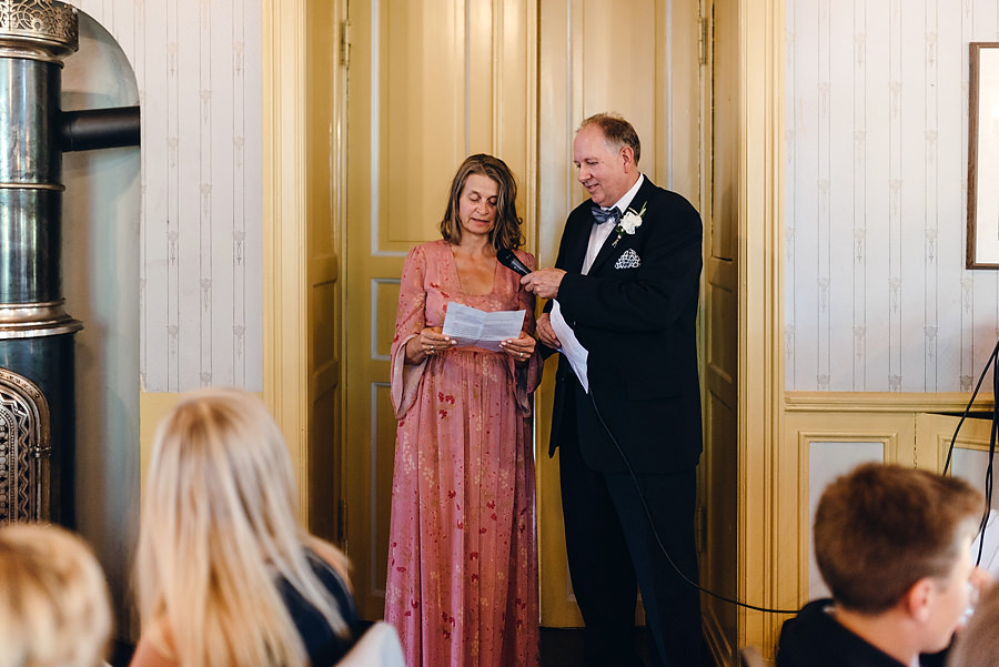 ślub w Norwegii, wesele w Norwegii, ślub w starym kościele, fotografia ślubna Norwegia, zagraniczny ślub, ślub za granicą, lmfoto, zdjecia ślubne, zagraniczna para młoda