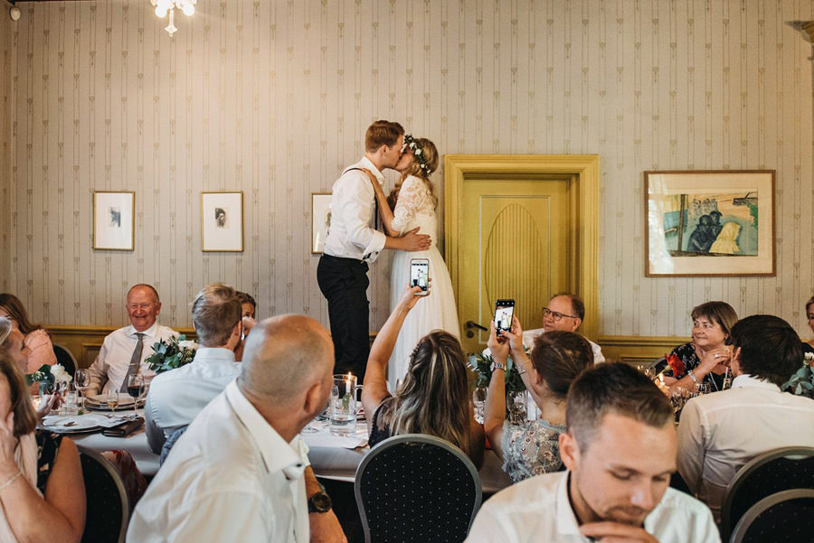 ślub w Norwegii, wesele w Norwegii, ślub w starym kościele, fotografia ślubna Norwegia, zagraniczny ślub, ślub za granicą, lmfoto, zdjecia ślubne, zagraniczna para młoda