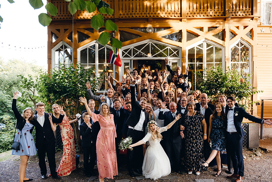 ślub w Norwegii, wesele w Norwegii, ślub w starym kościele, fotografia ślubna Norwegia, zagraniczny ślub, ślub za granicą, lmfoto, zdjecia ślubne, zagraniczna para młoda