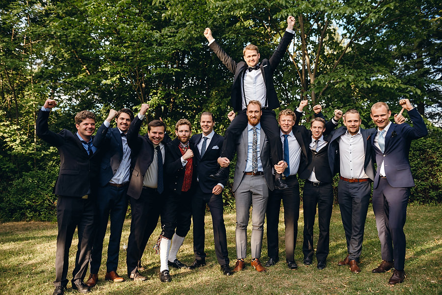 ślub w Norwegii, wesele w Norwegii, ślub w starym kościele, fotografia ślubna Norwegia, zagraniczny ślub, ślub za granicą, lmfoto, zdjecia ślubne, zagraniczna para młoda