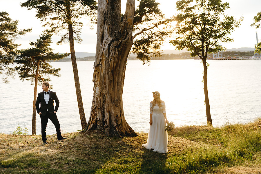 ślub w Norwegii, wesele w Norwegii, ślub w starym kościele, fotografia ślubna Norwegia, zagraniczny ślub, ślub za granicą, lmfoto, zdjecia ślubne, zagraniczna para młoda