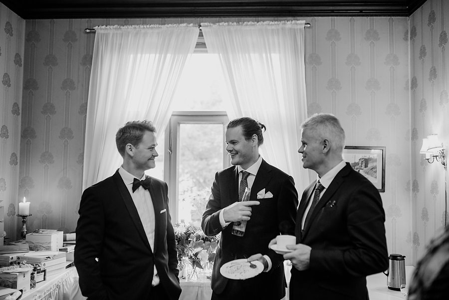 ślub w Norwegii, wesele w Norwegii, ślub w starym kościele, fotografia ślubna Norwegia, zagraniczny ślub, ślub za granicą, lmfoto, zdjecia ślubne, zagraniczna para młoda