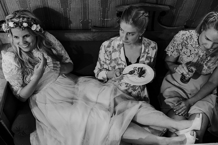 ślub w Norwegii, wesele w Norwegii, ślub w starym kościele, fotografia ślubna Norwegia, zagraniczny ślub, ślub za granicą, lmfoto, zdjecia ślubne, zagraniczna para młoda