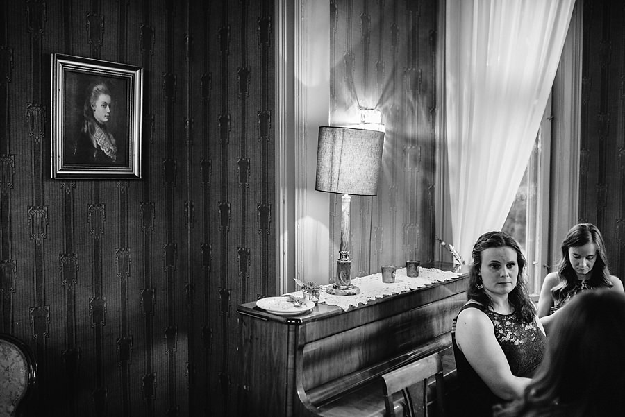 ślub w Norwegii, wesele w Norwegii, ślub w starym kościele, fotografia ślubna Norwegia, zagraniczny ślub, ślub za granicą, lmfoto, zdjecia ślubne, zagraniczna para młoda