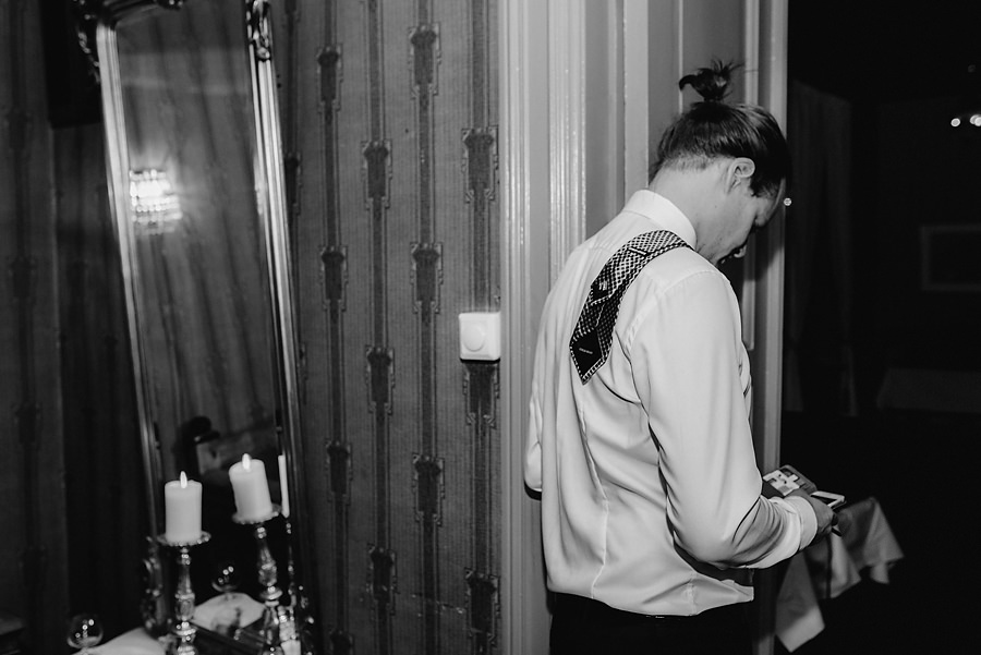 ślub w Norwegii, wesele w Norwegii, ślub w starym kościele, fotografia ślubna Norwegia, zagraniczny ślub, ślub za granicą, lmfoto, zdjecia ślubne, zagraniczna para młoda