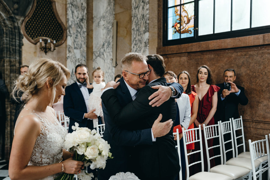 kaplica w pałacu goetza w brzesku, ceremonia w kaplicy