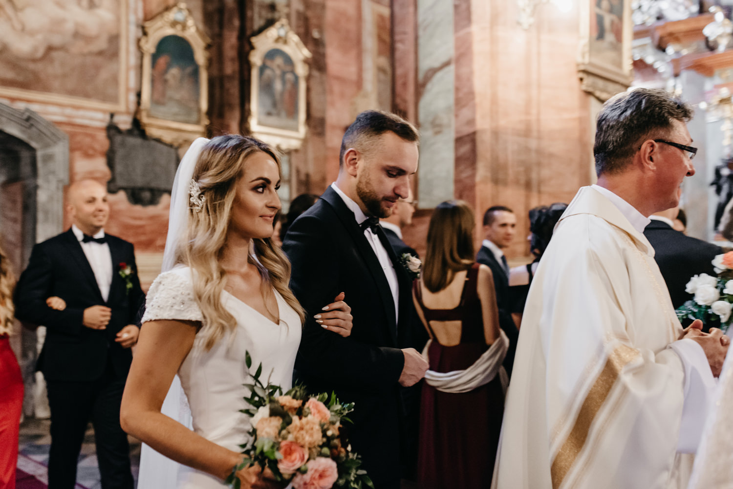 wesele w pałacu żeleńskich, pałac żeleńskich, wesele w plenerze, wesele pod chmurką, ślub plenerowy, ślub pod krakowem w plenerze, piękny rustykalny ślub, świetna zabawa na weselu, lmfoto