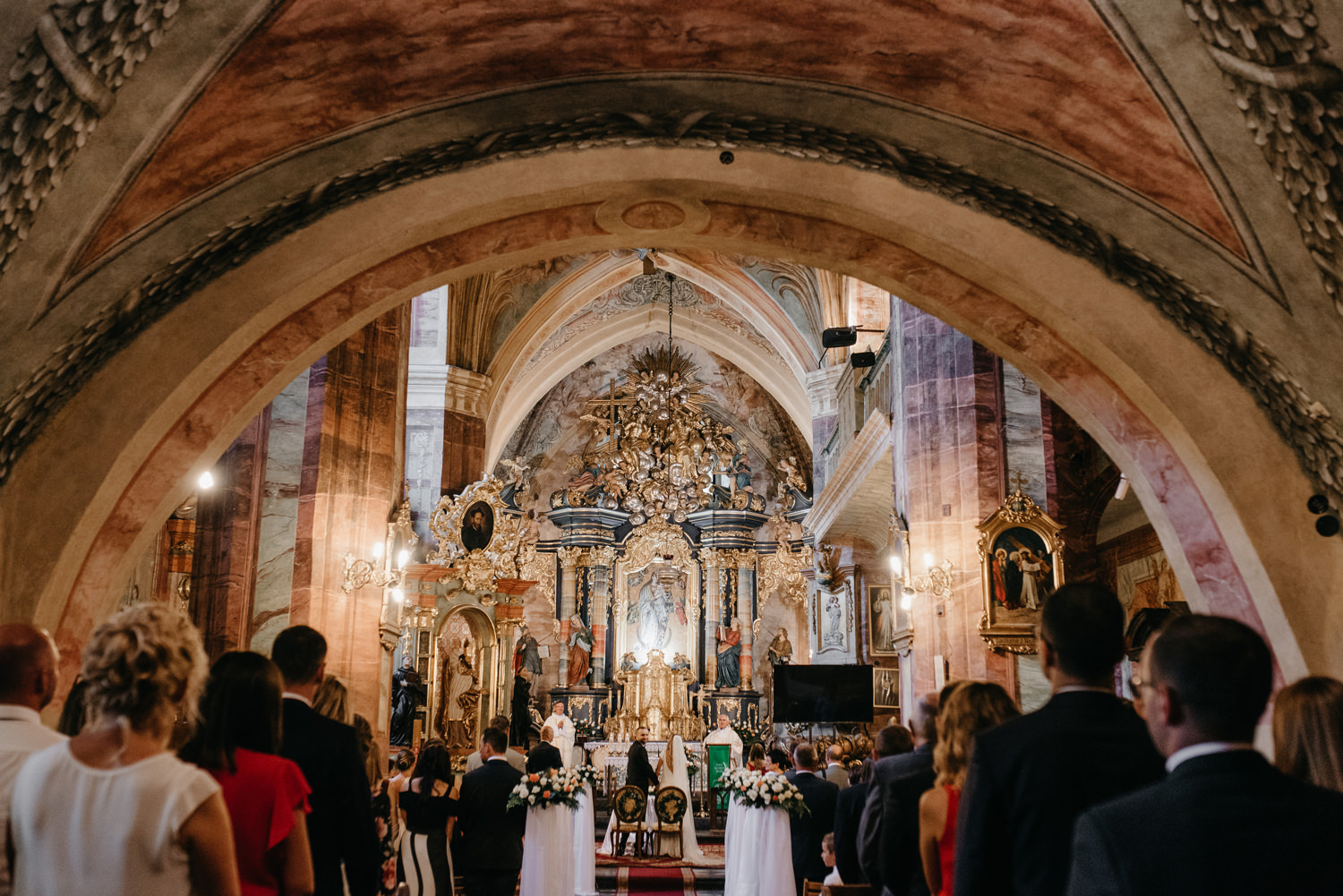 wesele w pałacu żeleńskich, pałac żeleńskich, wesele w plenerze, wesele pod chmurką, ślub plenerowy, ślub pod krakowem w plenerze, piękny rustykalny ślub, świetna zabawa na weselu, lmfoto