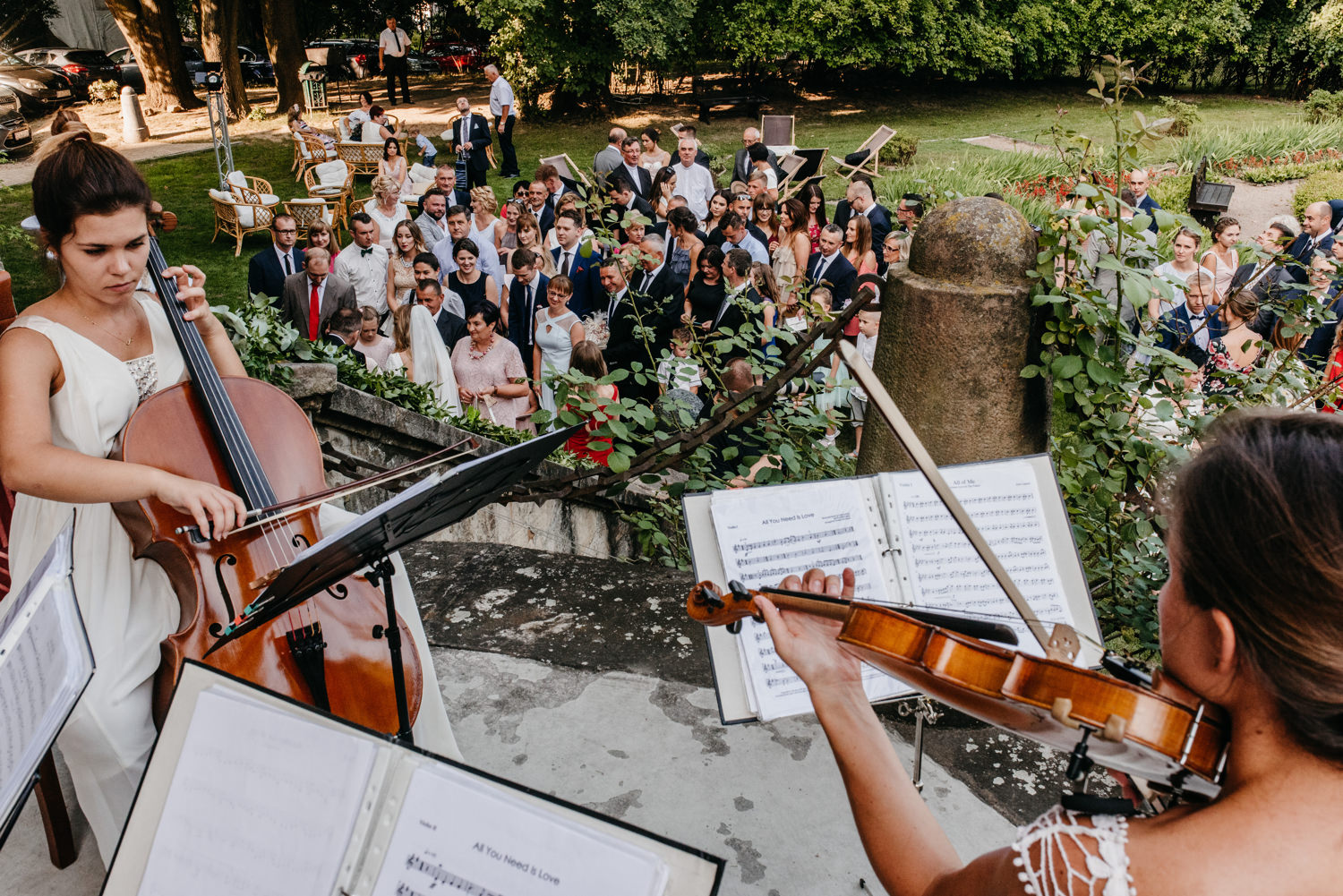 wesele w pałacu żeleńskich, pałac żeleńskich, wesele w plenerze, wesele pod chmurką, ślub plenerowy, ślub pod krakowem w plenerze, piękny rustykalny ślub, świetna zabawa na weselu, lmfoto