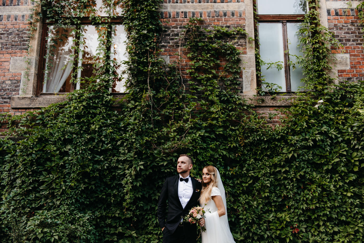 wesele w pałacu żeleńskich, pałac żeleńskich, wesele w plenerze, wesele pod chmurką, ślub plenerowy, ślub pod krakowem w plenerze, piękny rustykalny ślub, świetna zabawa na weselu, lmfoto