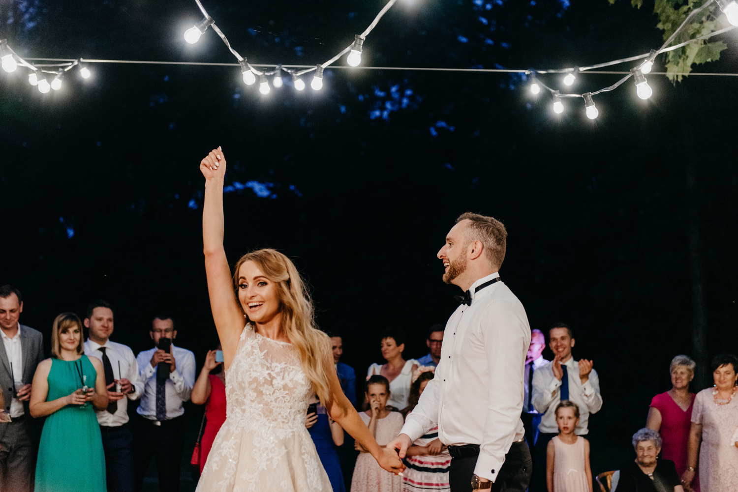 wesele w pałacu żeleńskich, pałac żeleńskich, wesele w plenerze, wesele pod chmurką, ślub plenerowy, ślub pod krakowem w plenerze, piękny rustykalny ślub, świetna zabawa na weselu, lmfoto