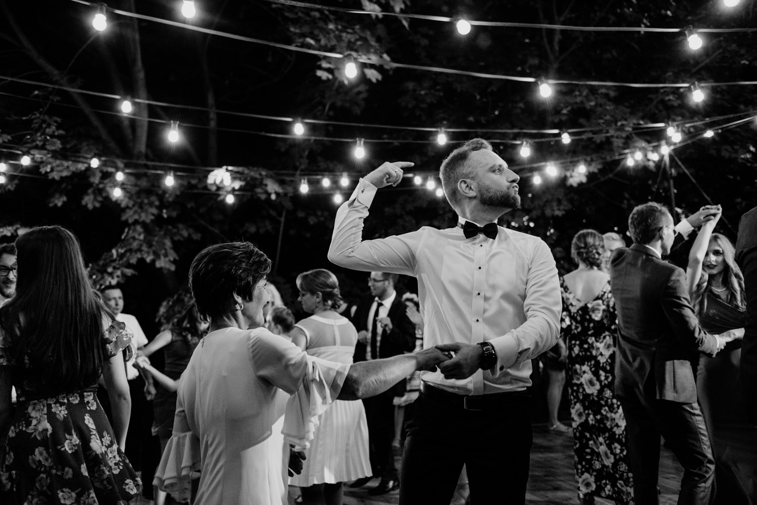 wesele w pałacu żeleńskich, pałac żeleńskich, wesele w plenerze, wesele pod chmurką, ślub plenerowy, ślub pod krakowem w plenerze, piękny rustykalny ślub, świetna zabawa na weselu, lmfoto