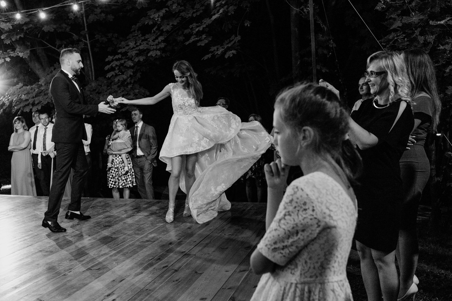 wesele w pałacu żeleńskich, pałac żeleńskich, wesele w plenerze, wesele pod chmurką, ślub plenerowy, ślub pod krakowem w plenerze, piękny rustykalny ślub, świetna zabawa na weselu, lmfoto