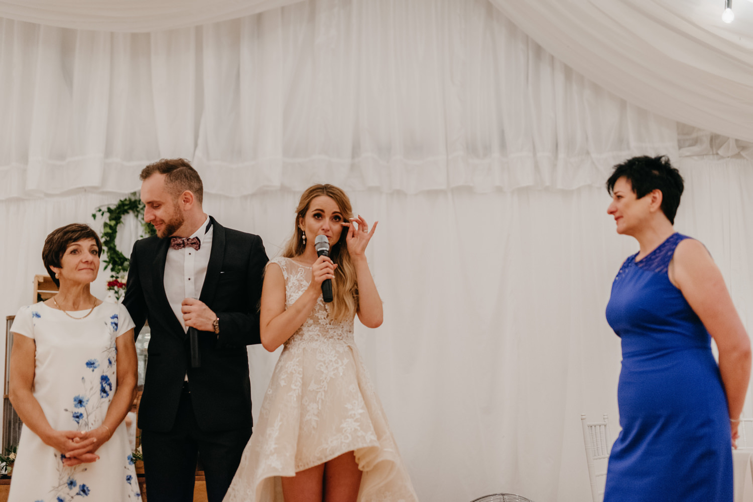 wesele w pałacu żeleńskich, pałac żeleńskich, wesele w plenerze, wesele pod chmurką, ślub plenerowy, ślub pod krakowem w plenerze, piękny rustykalny ślub, świetna zabawa na weselu, lmfoto