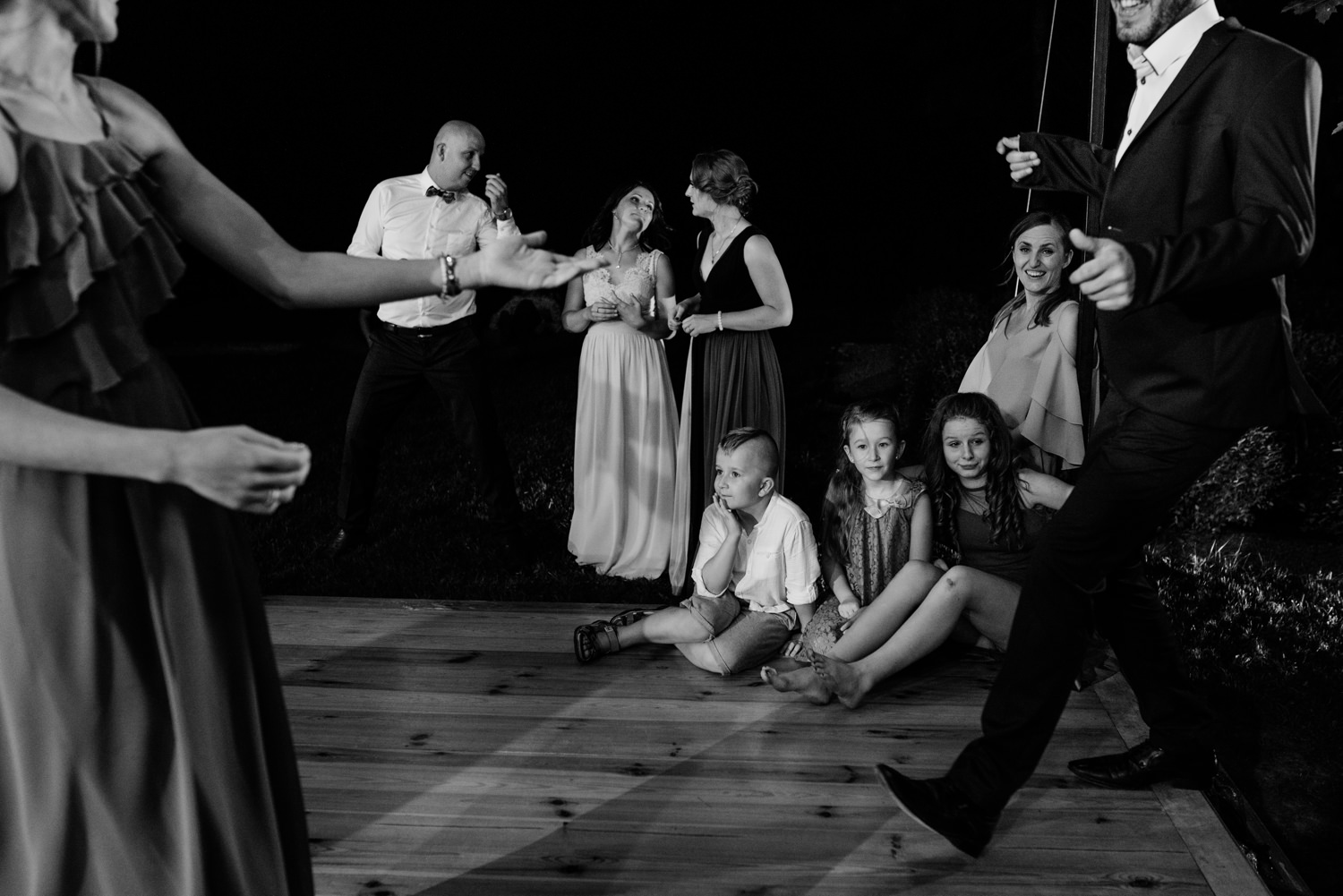 wesele w pałacu żeleńskich, pałac żeleńskich, wesele w plenerze, wesele pod chmurką, ślub plenerowy, ślub pod krakowem w plenerze, piękny rustykalny ślub, świetna zabawa na weselu, lmfoto