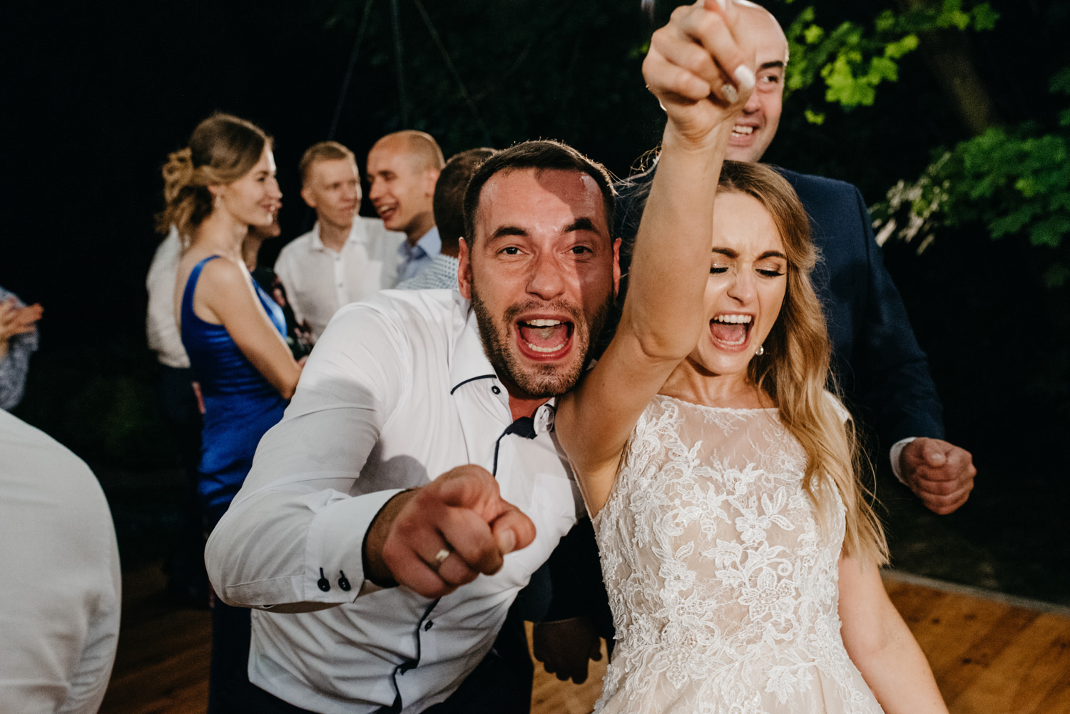 wesele w pałacu żeleńskich, pałac żeleńskich, wesele w plenerze, wesele pod chmurką, ślub plenerowy, ślub pod krakowem w plenerze, piękny rustykalny ślub, świetna zabawa na weselu, lmfoto