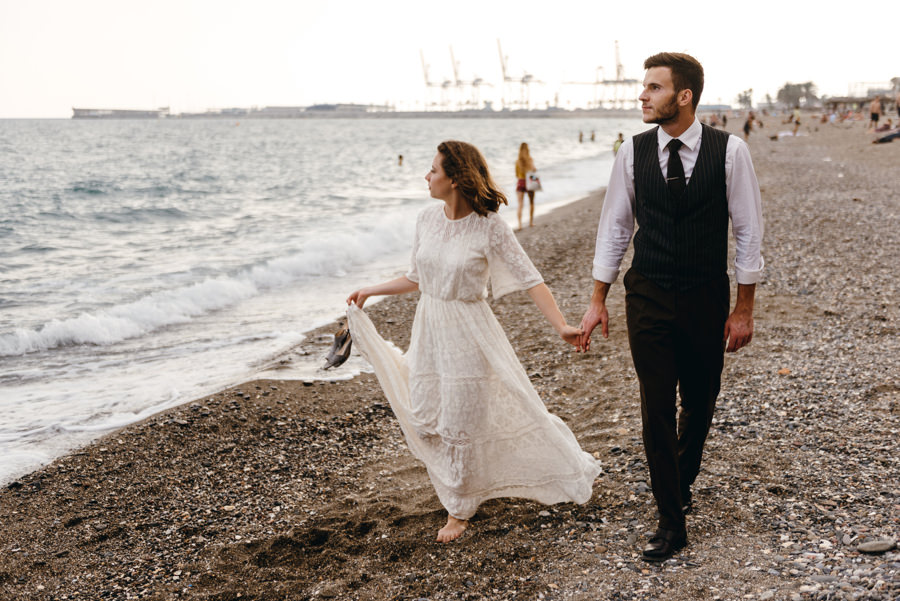 sesja ślubna w hiszpanii, zagraniczny plener ślubny, lmfoto, plener w Maladze, malaga sesja ślubna, plenerowa sesja za granicą, plener ślubny w Hiszpanii, suknia ślubna, panna młoda, sesja na plaży Malaguetta