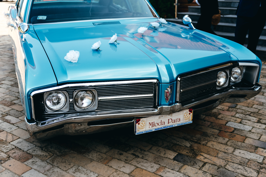 niebieski buick, auto do ślubu, 