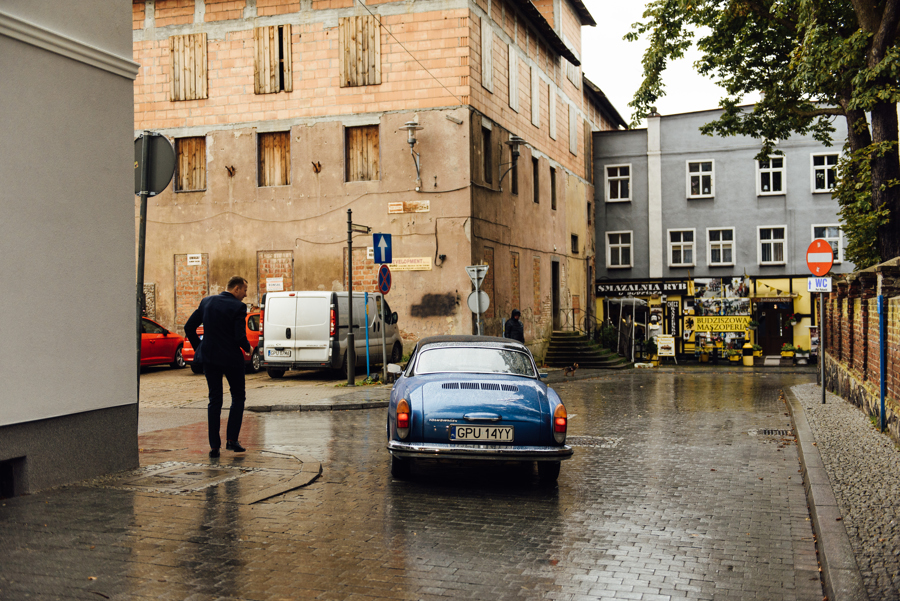 stylowy volkswagen, niebieskie auto, samochód do ślubu, retro volkswagen