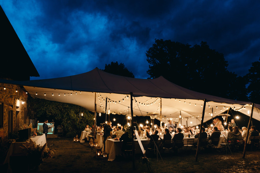 wesele pod namiotem, wesele w toskanii, rustykalne wesele, detale ślubne, ślub we włoszech