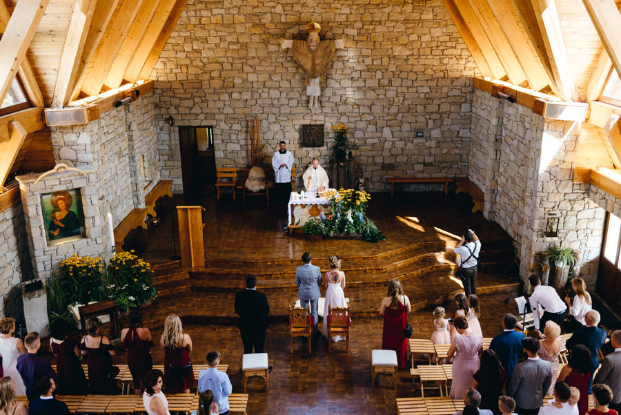 kościół jamna, ceremonia ślubna, reportaż ślubny