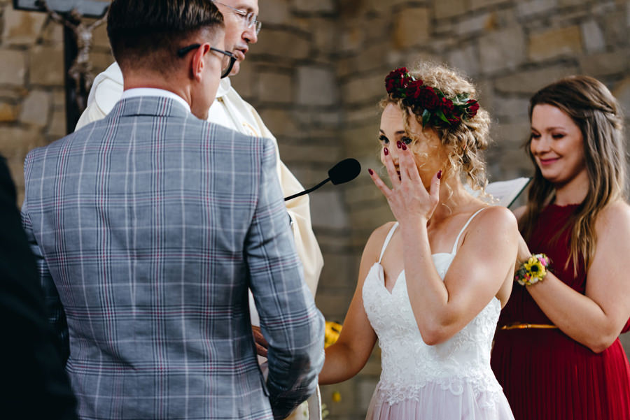 wzruszenie podczas przysięgi, ślub kościelny, kościółek na jamnej