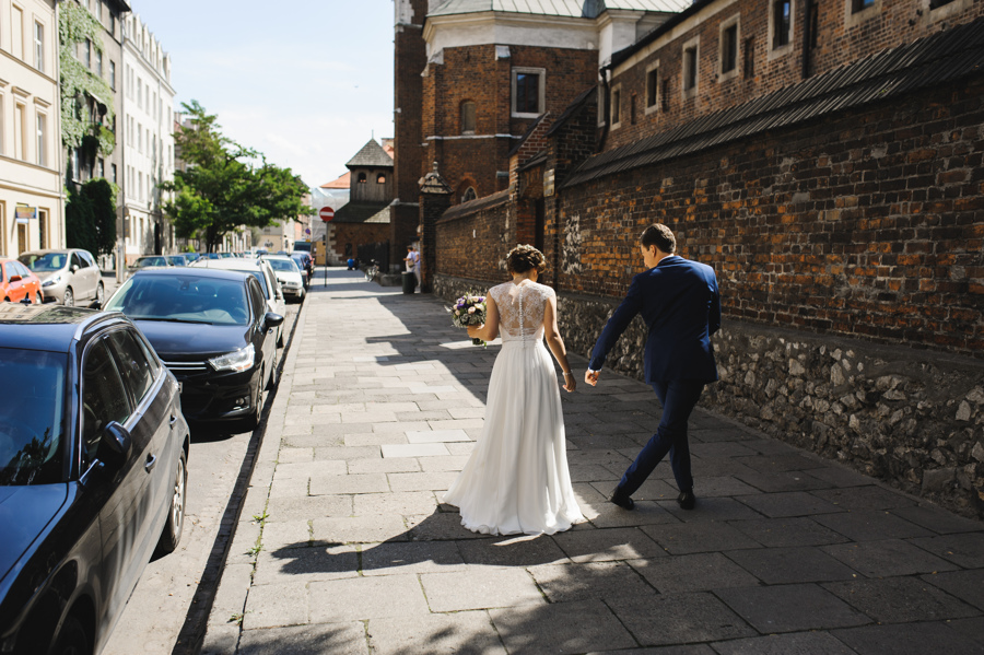 pierwszy taniec kosciol ulica samochody