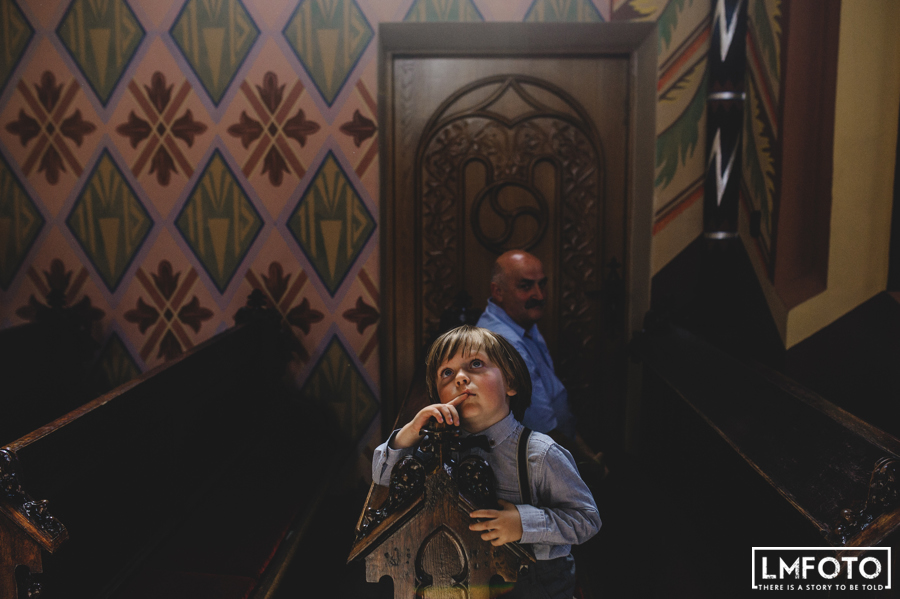 swiatlo dziecko lato slonce kosciol