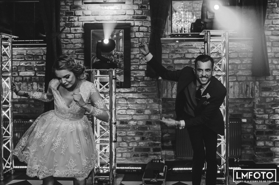 taniec uklad sciana cegla