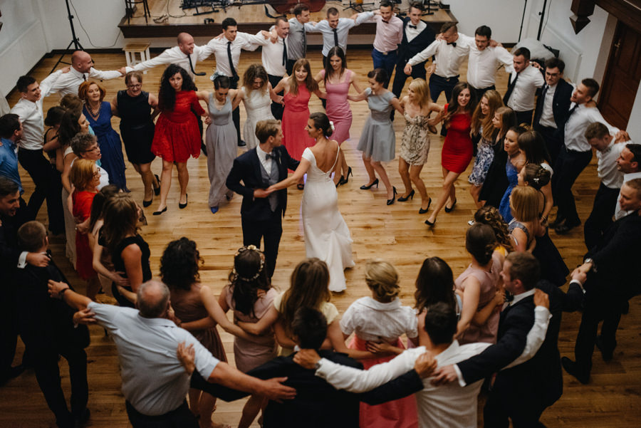 taniec koleczko para mloda przyjecie