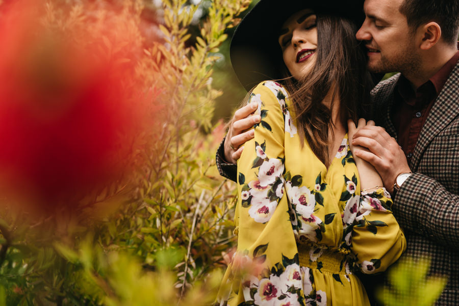 zlta sukienka portret